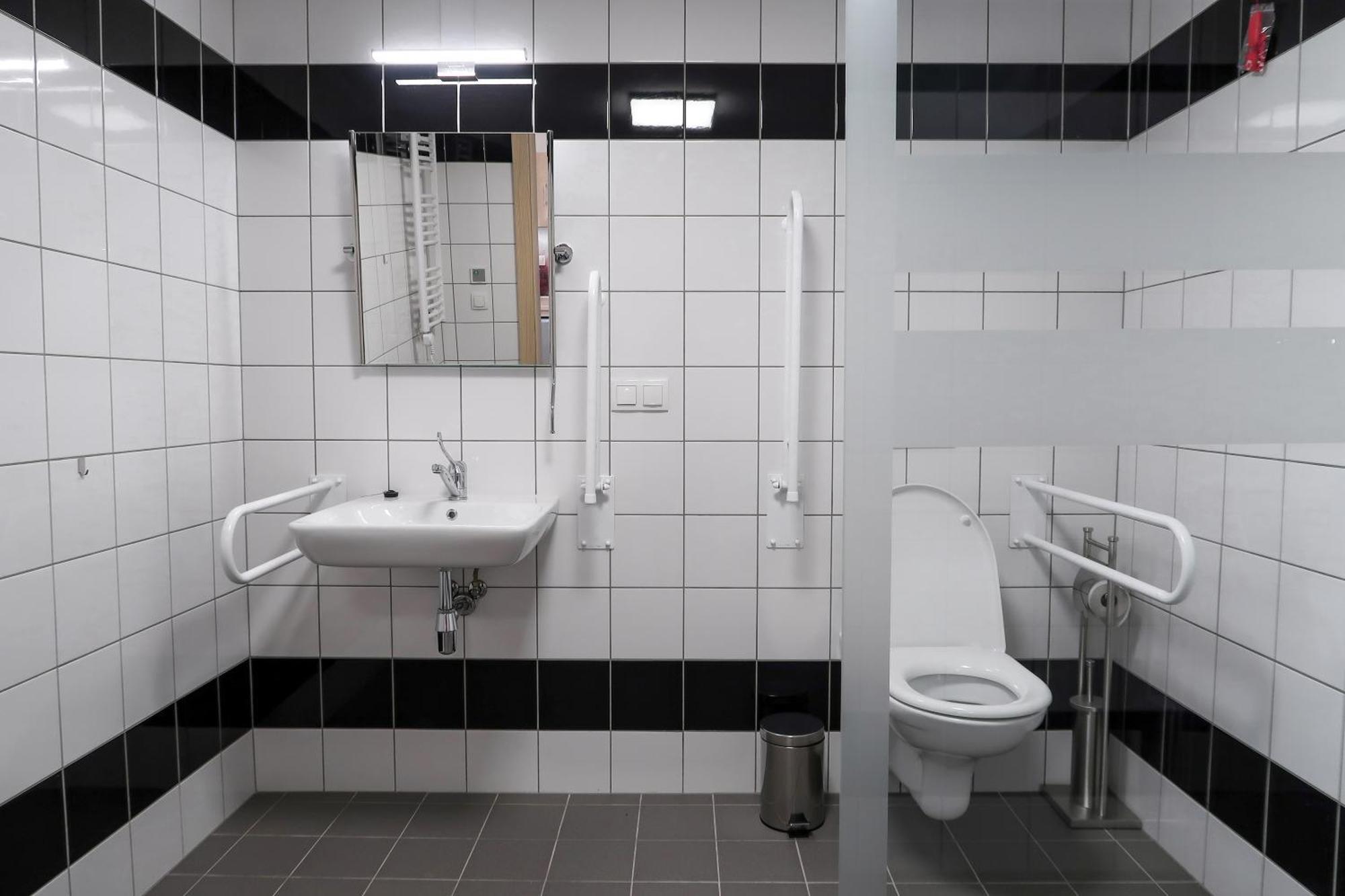 Dom Studencki Arka Vandrarhem Wrocław Exteriör bild