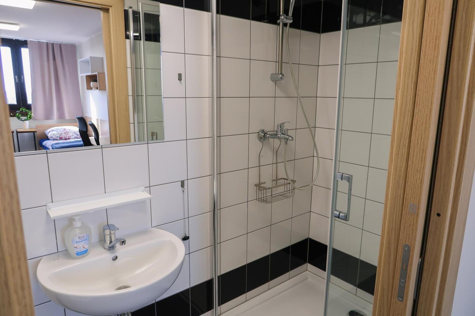 Dom Studencki Arka Vandrarhem Wrocław Exteriör bild